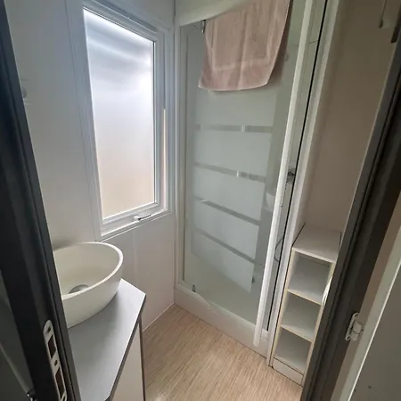4 Personnes Kamp alanı